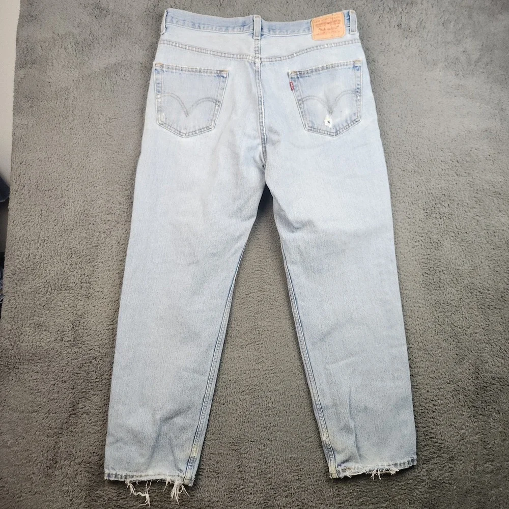 Levis natural distress